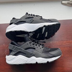 Women’s Nike Air Huaraches